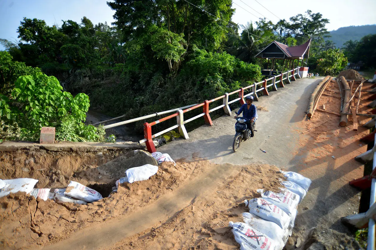 Penyeberangan Darurat...