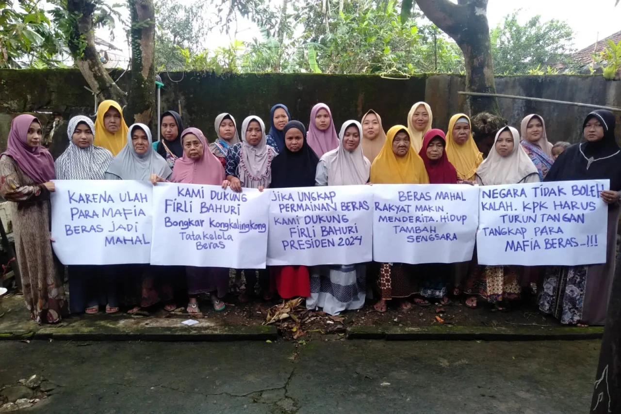 Emak-emak di Mataram...