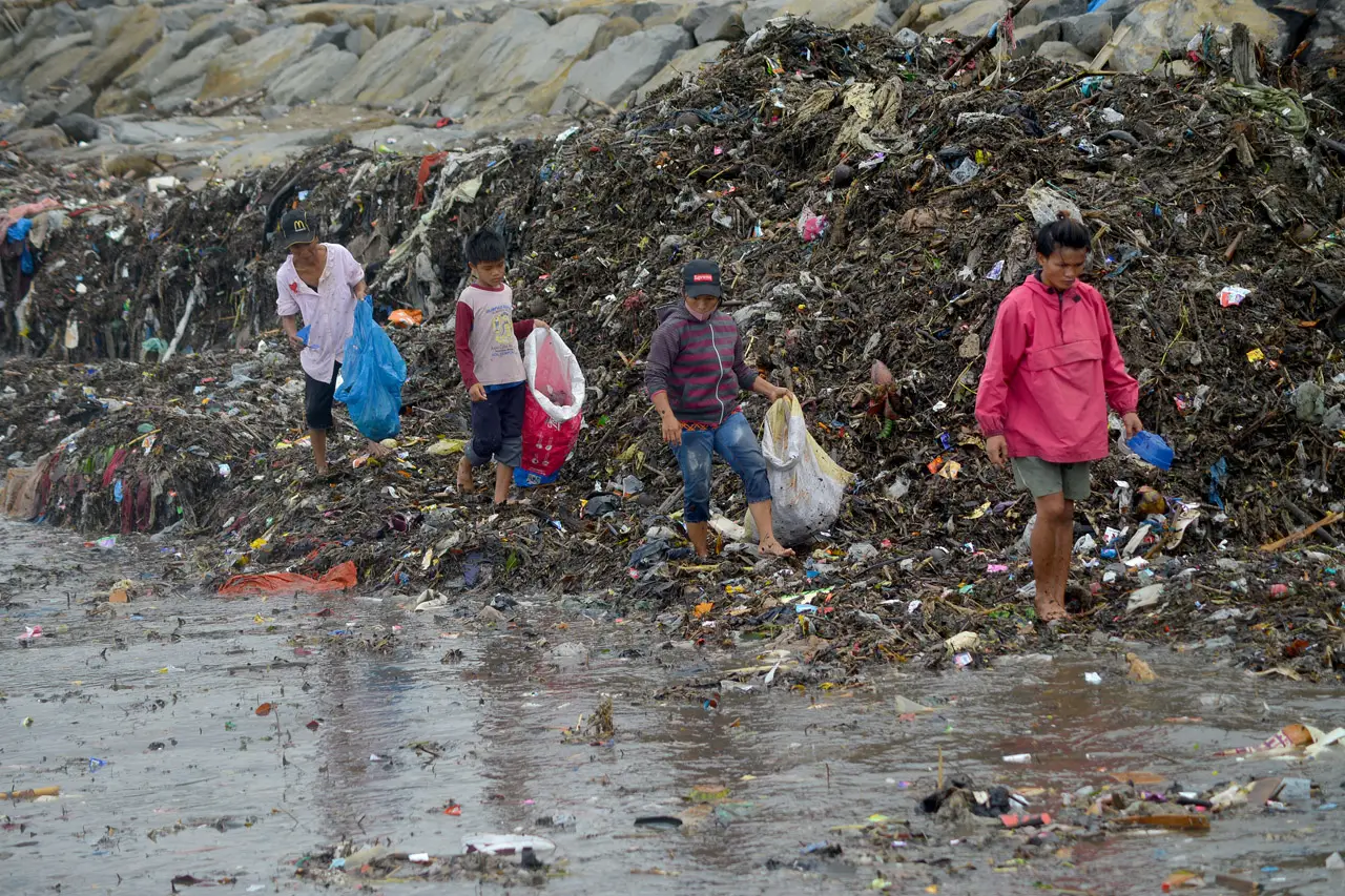 Pemindahan Sampah Pantai...