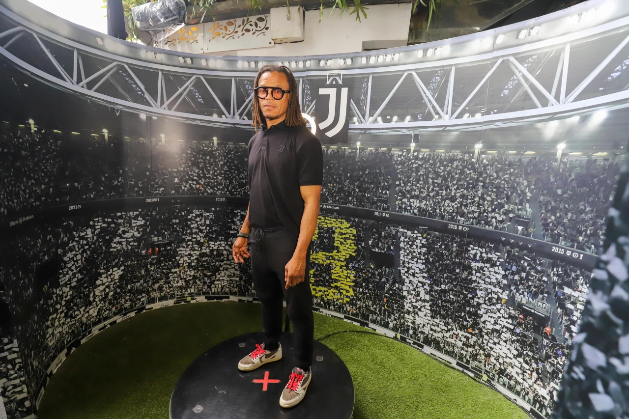 Edgar Davids Sapa Penggemar...