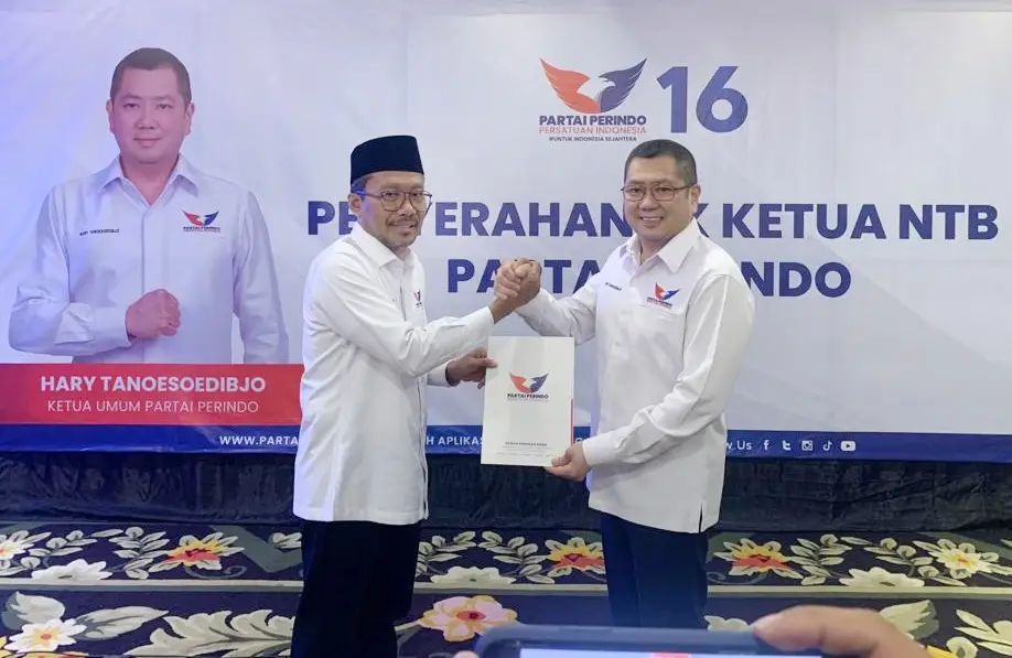 HT Serahkan SK Pengangkatan...