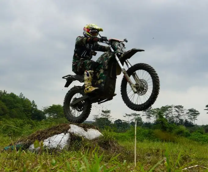 Motor Listrik Militer...