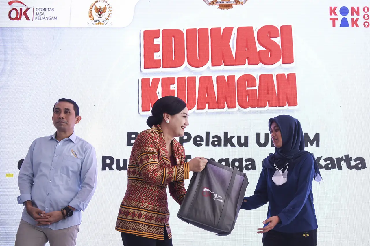 Edukasi Keuangan Pelaku...