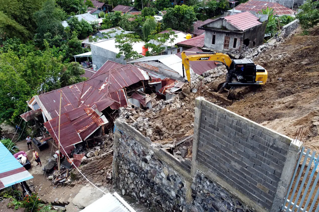 Lima Warga Meninggal...
