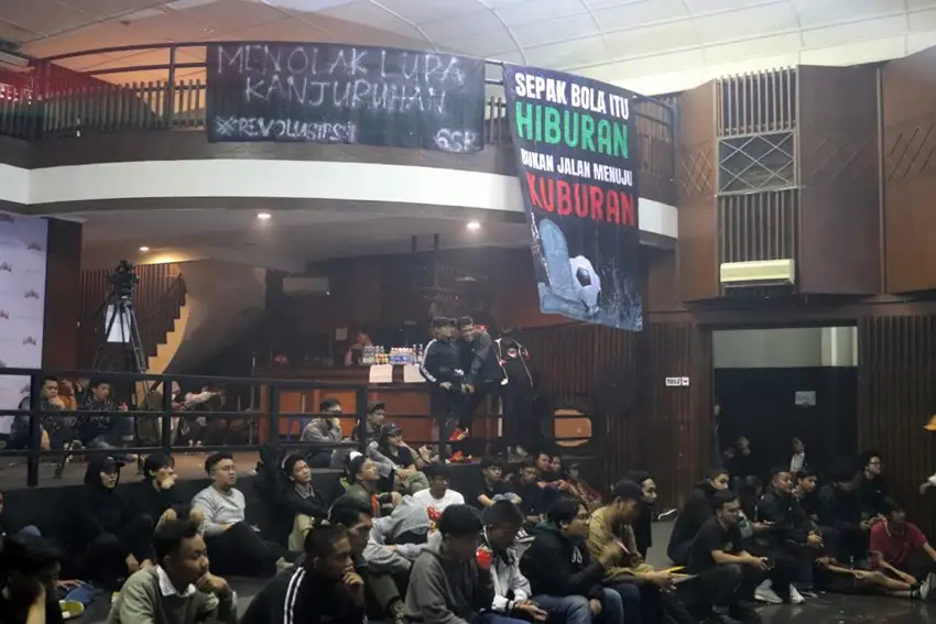 Konser Kopi Darat Sepak...