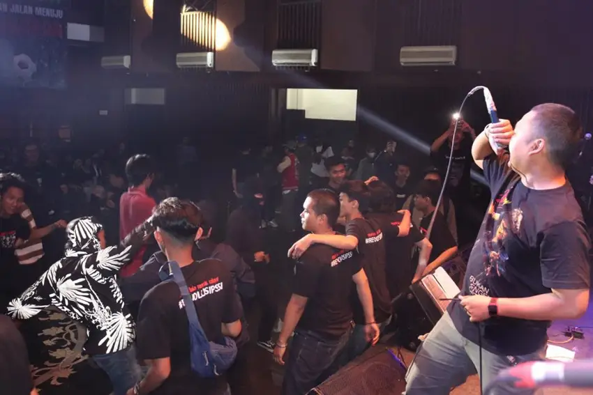 Konser Kopi Darat Sepak...