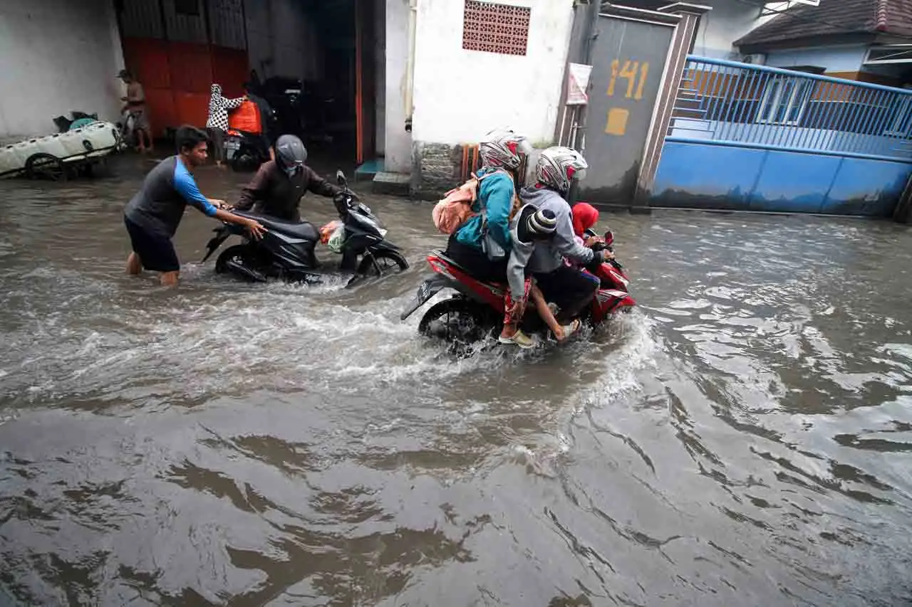 Banjir Rendam Permukiman...