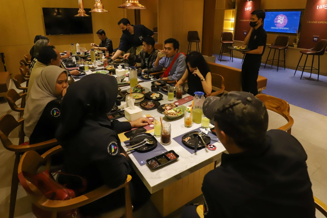 Grand Opening Restoran...