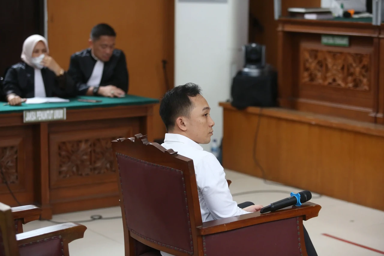Ricky Rizal Jalani Sidang...
