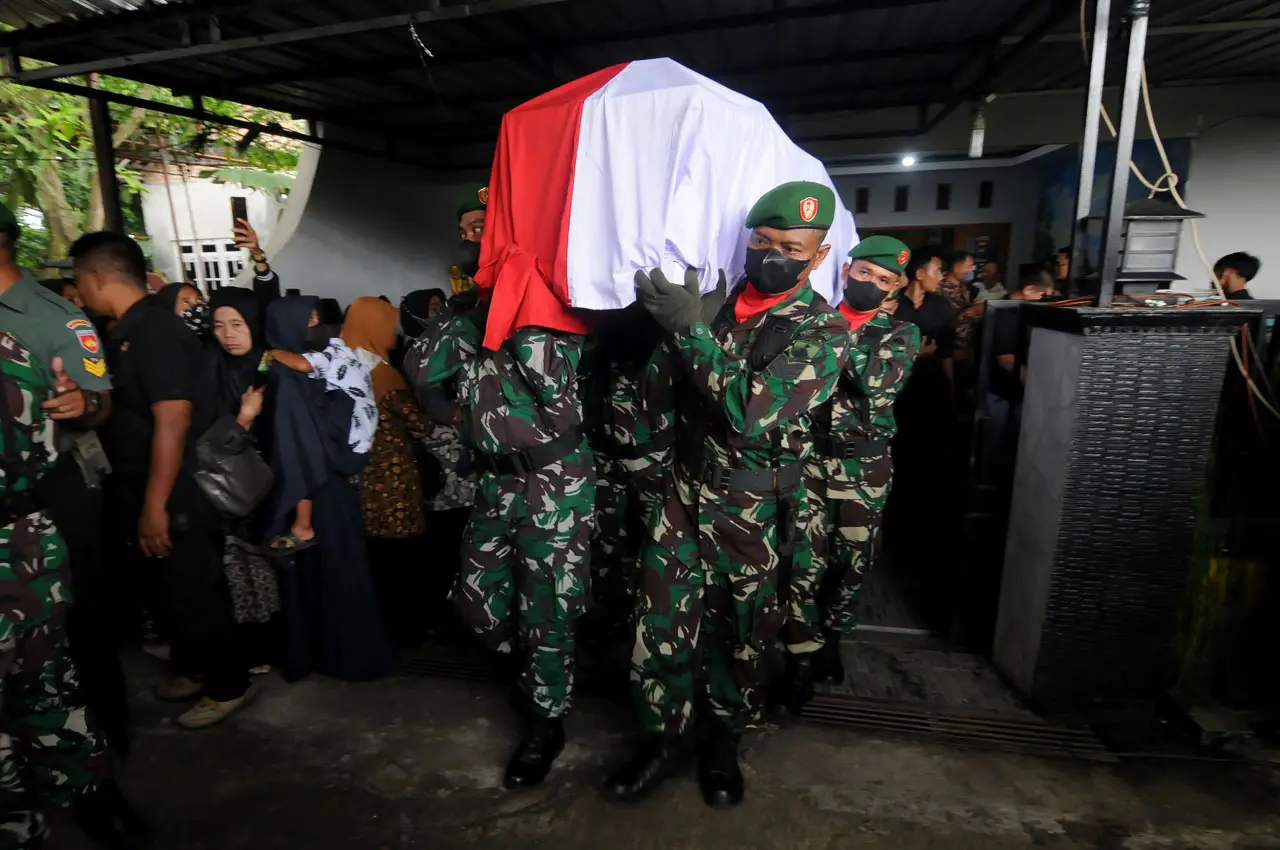 Prajurit TNI Pratu Ferdian...