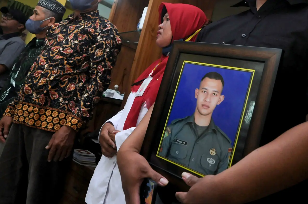 Prajurit TNI Pratu Ferdian...