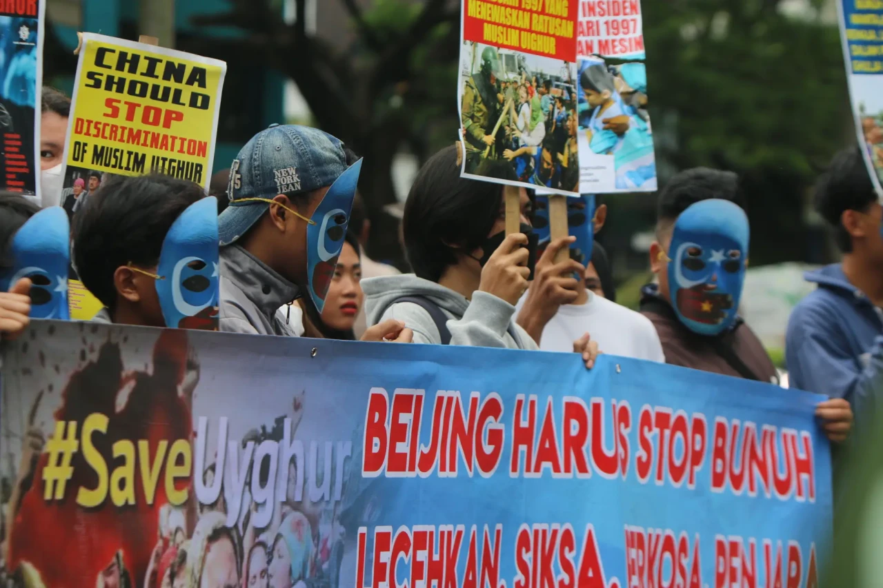 Aksi Solidaritas untuk...