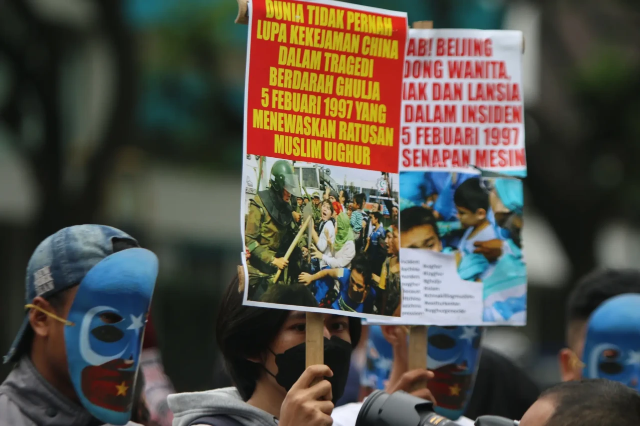 Aksi Solidaritas untuk...