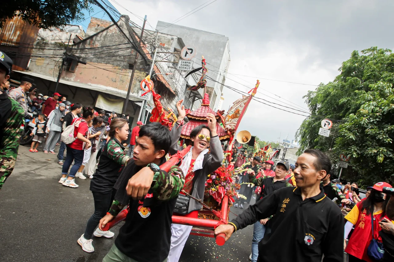 Kemeriahan Kirab Perayaan...