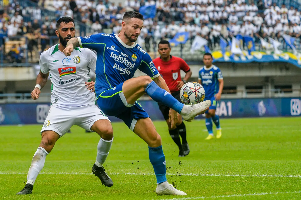 Persib Bandung Kalahkan...