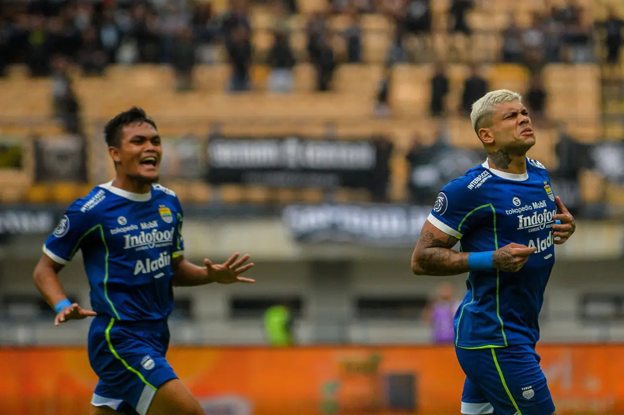 Persib Bandung Kalahkan...