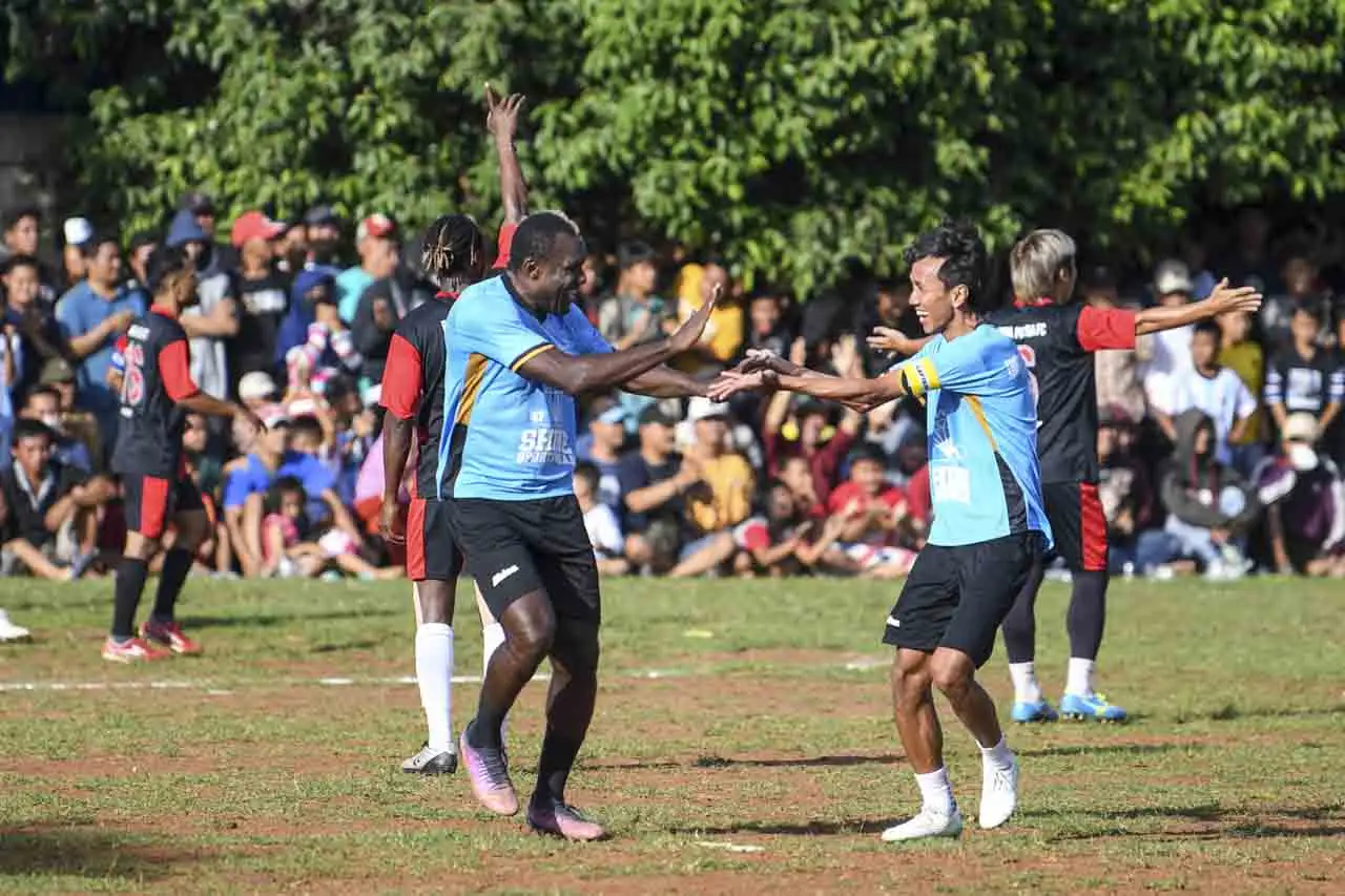 Menyambung Hidup, Pemain...