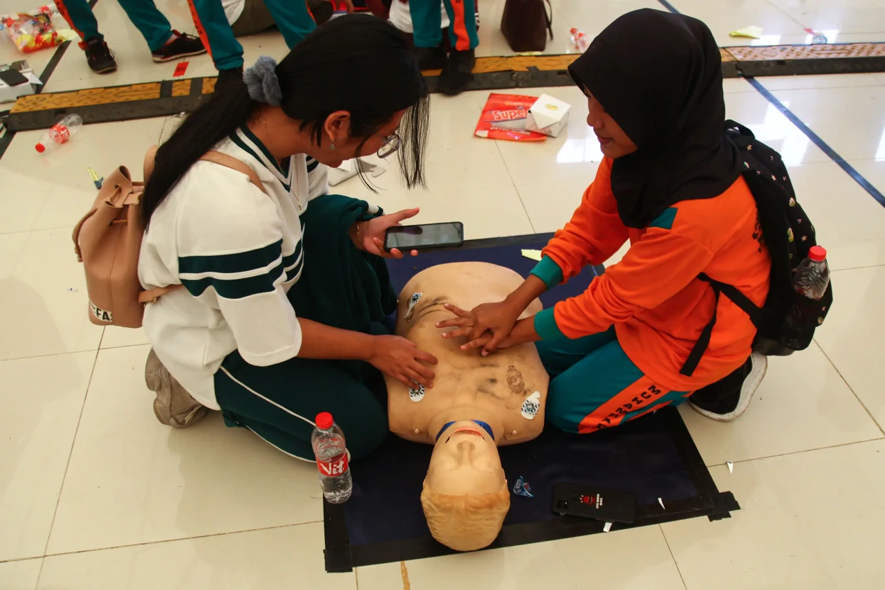6000 Telapak Tangan...