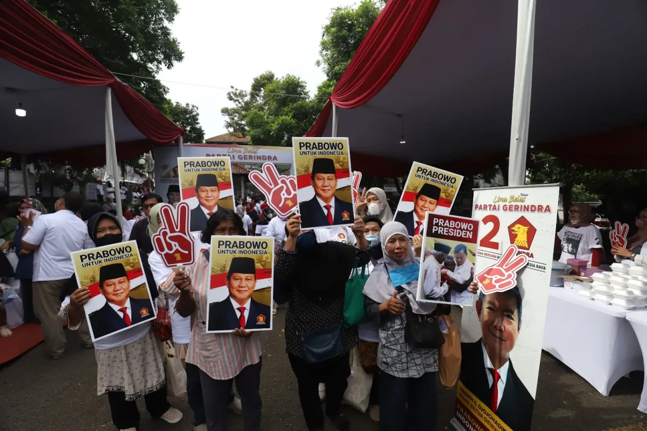 Prabowo Subianto Hadiri...