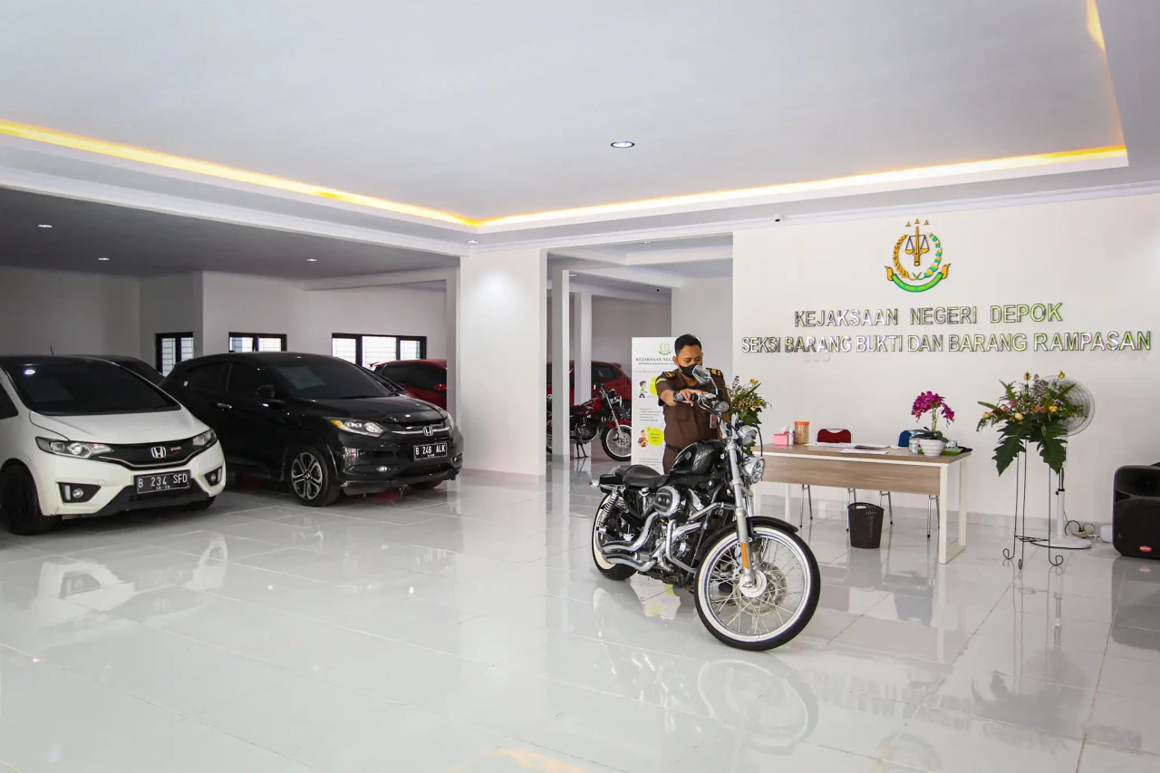 Melihat Galeri Barang...