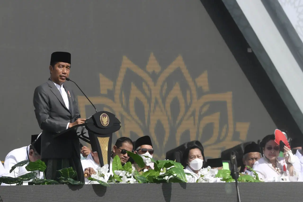 Presiden Jokowi Hadiri...