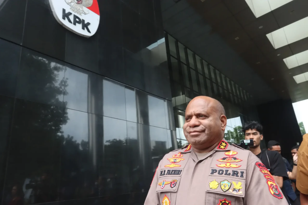 Kapolda Papua Sambangi...