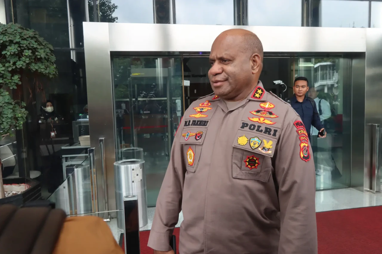 Kapolda Papua Sambangi...