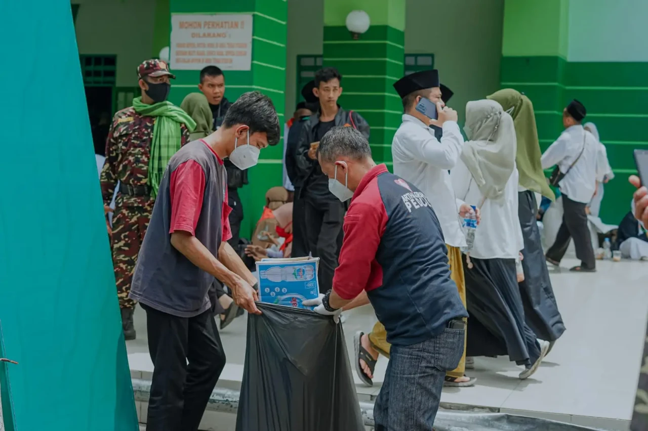 Tim Sapu Bersih AGP...