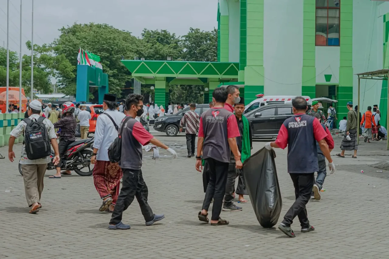 Tim Sapu Bersih AGP...