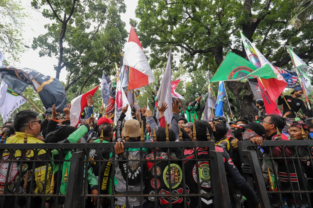 Tolak Jalan Berbayar,...