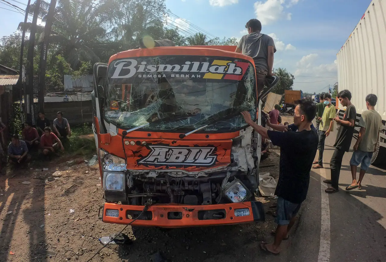 Kecelakaan Beruntun...