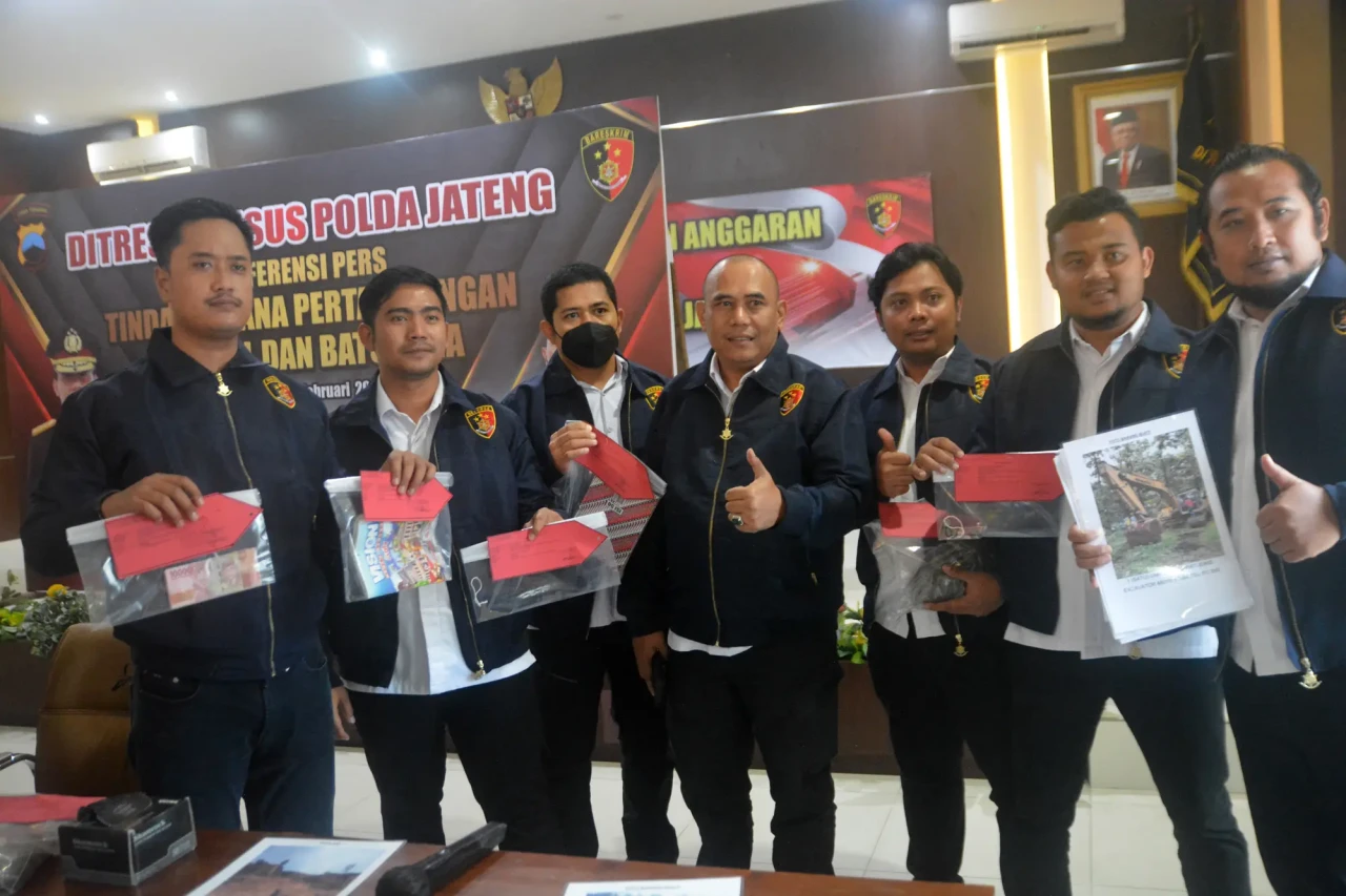 Polda Jateng Tutup 2...