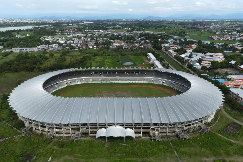 Pembangunan Stadion...