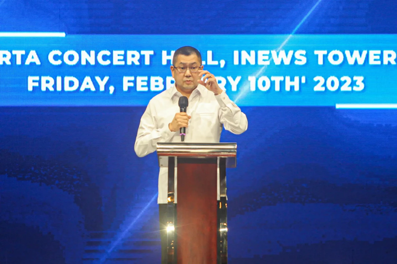 Hary Tanoesoedibjo Berikan...