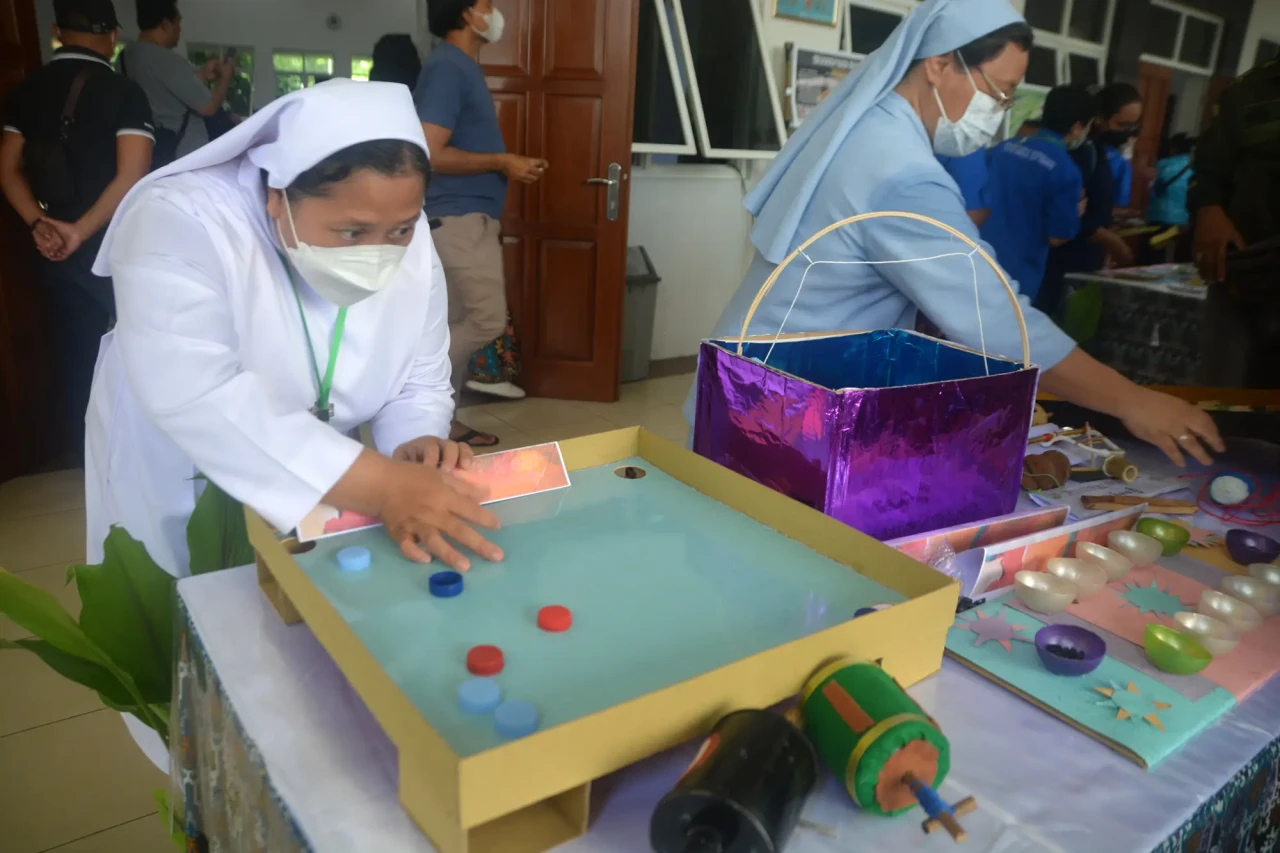 Pentas Seni hingga Pameran...
