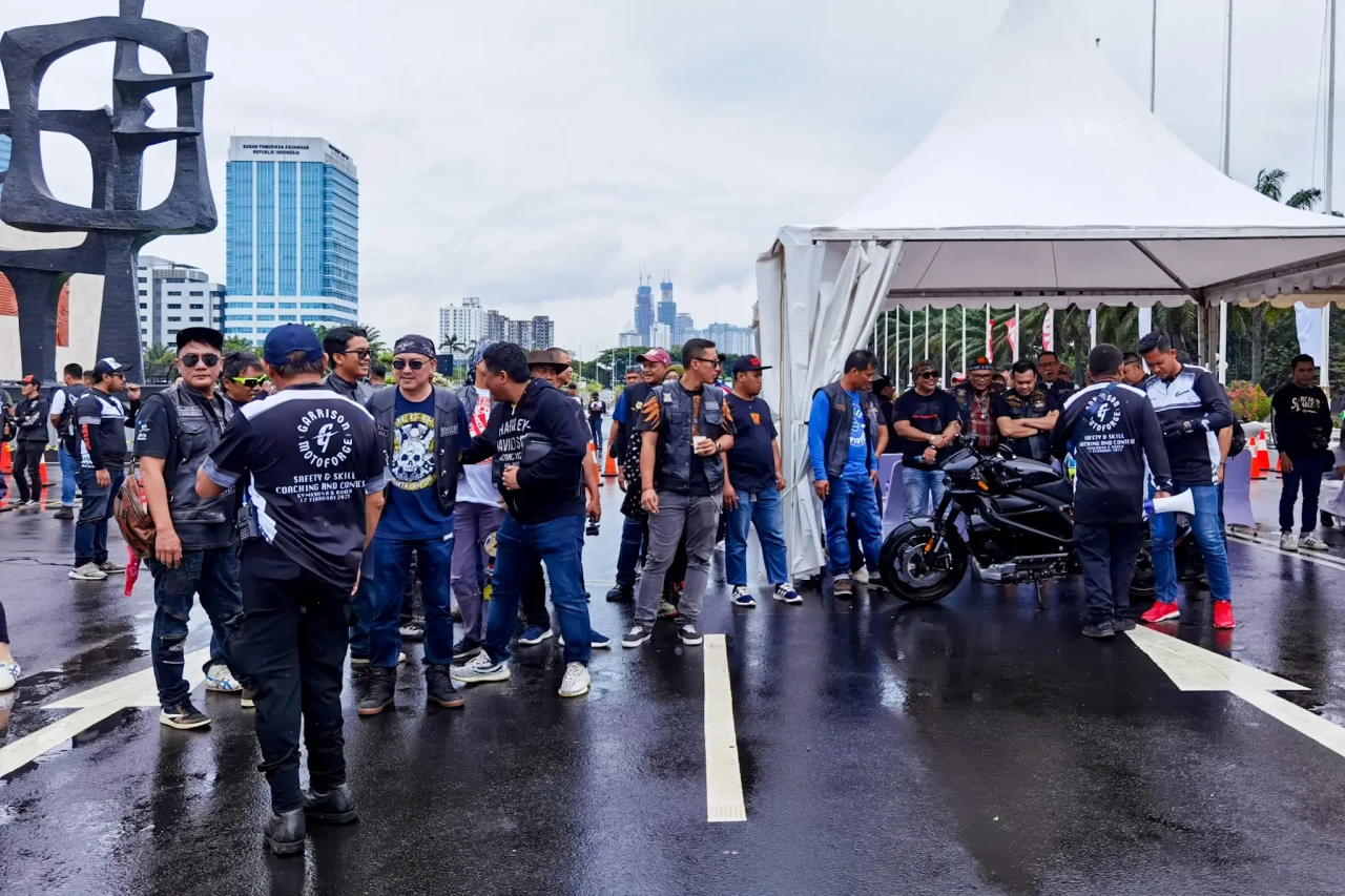 Edukasi Berkendara Motor...