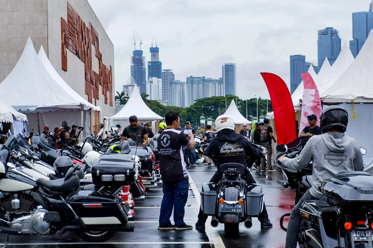 Edukasi Berkendara Motor...