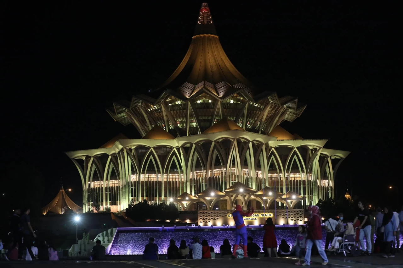 Wisata Malam Hari di...