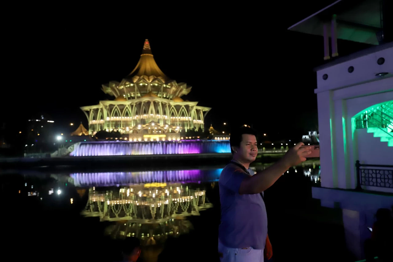 Wisata Malam Hari di...