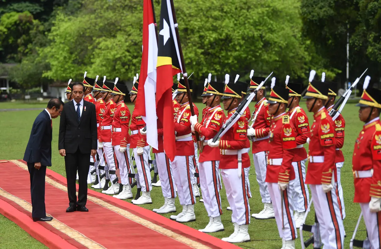 Presiden Jokowi Terima...