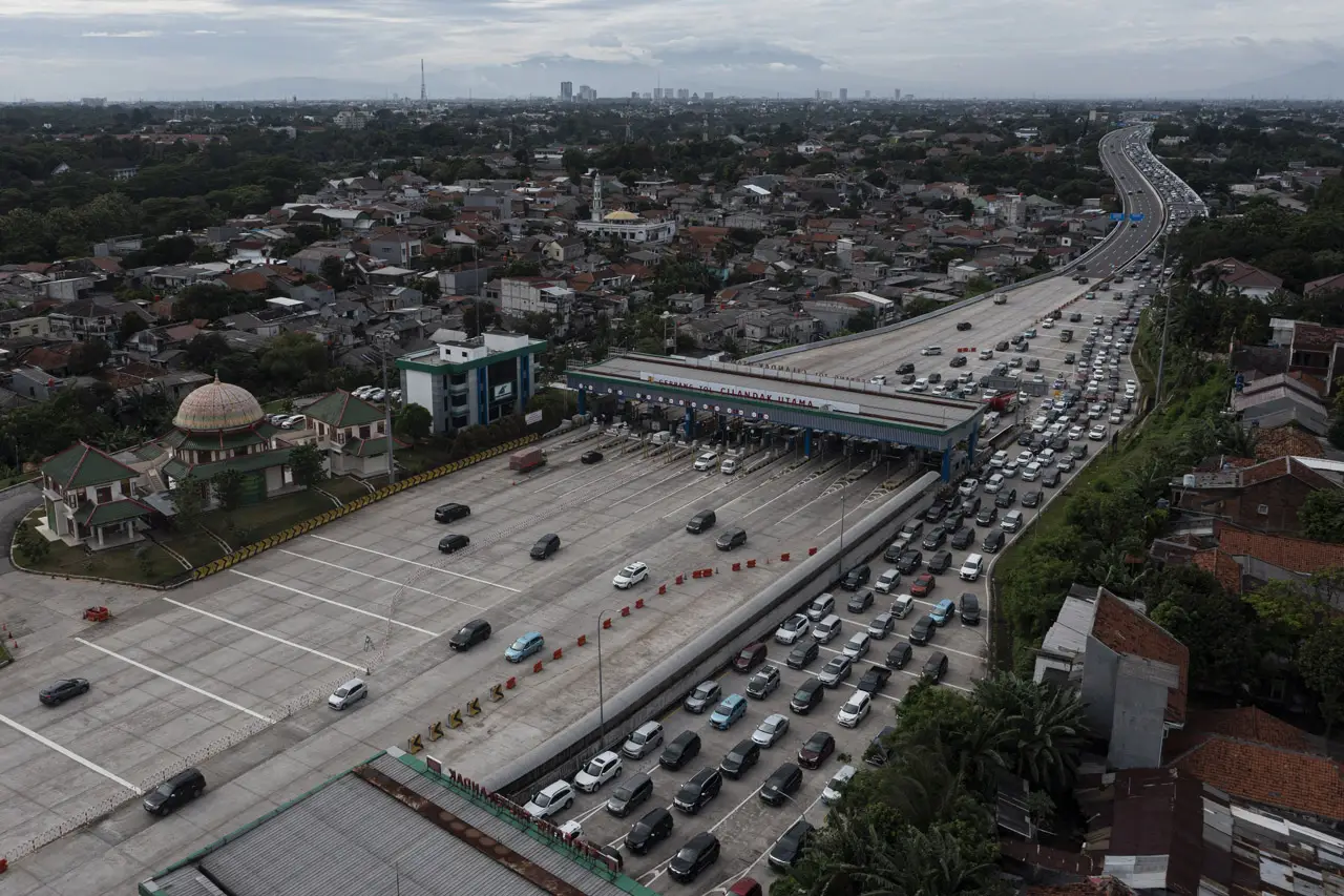 Kepadatan Arus Kendaraan...