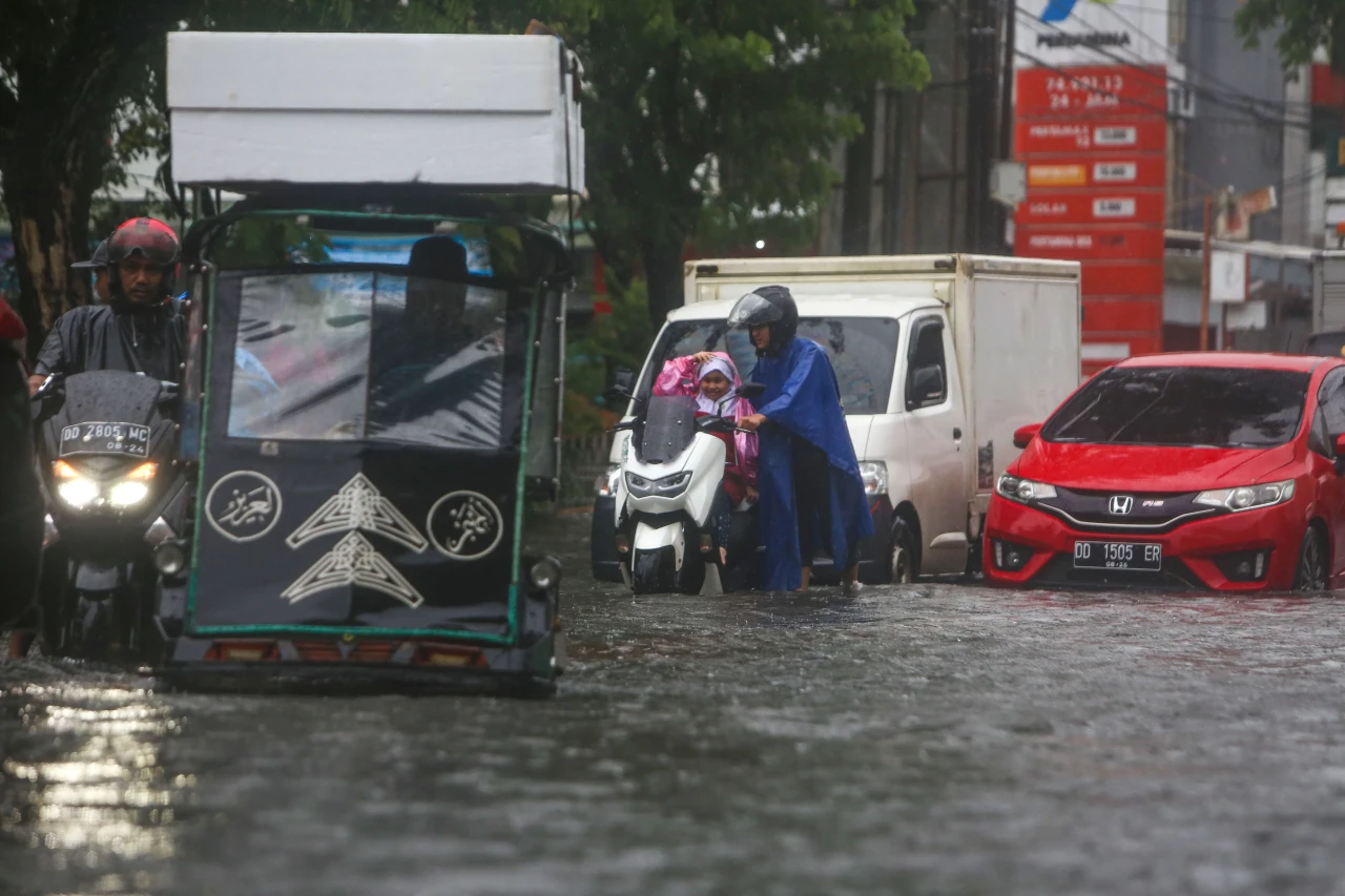 Banjir Kepung Kota Makassar