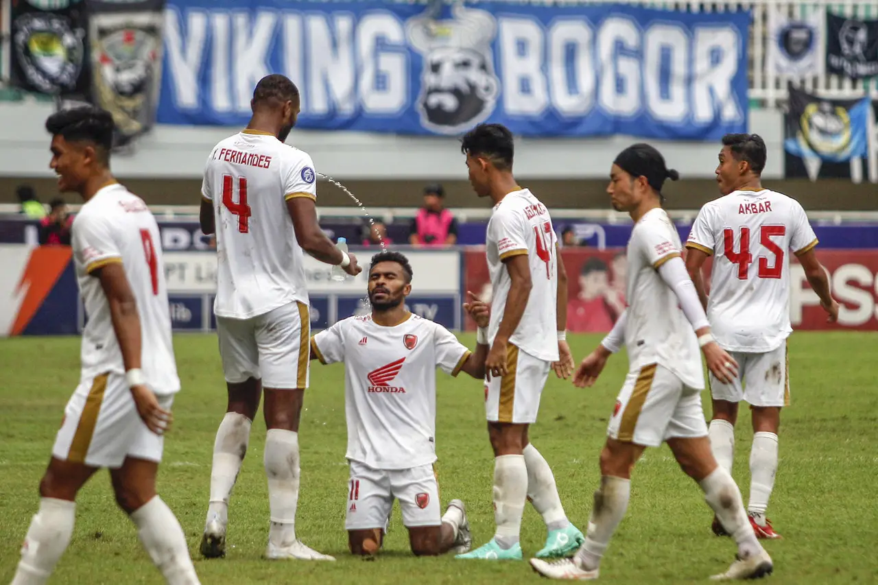PSM Makassar Permalukan...