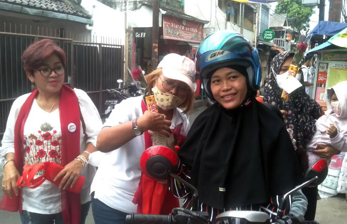 Bunda Merah Putih Gaungkan...