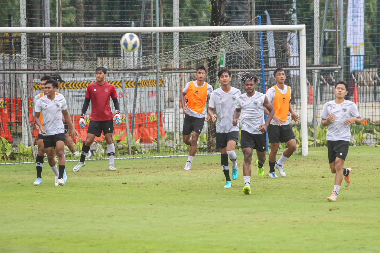 Latihan Timnas Indonesia...