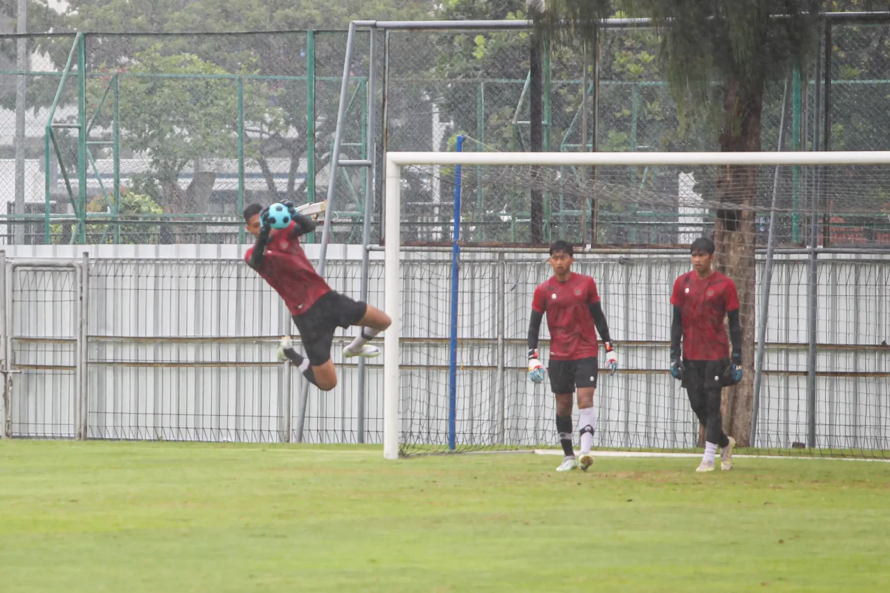 Latihan Timnas Indonesia...