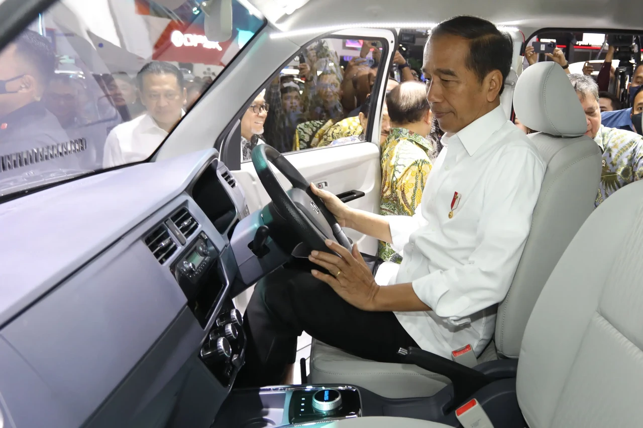 Presiden Jokowi Buka...