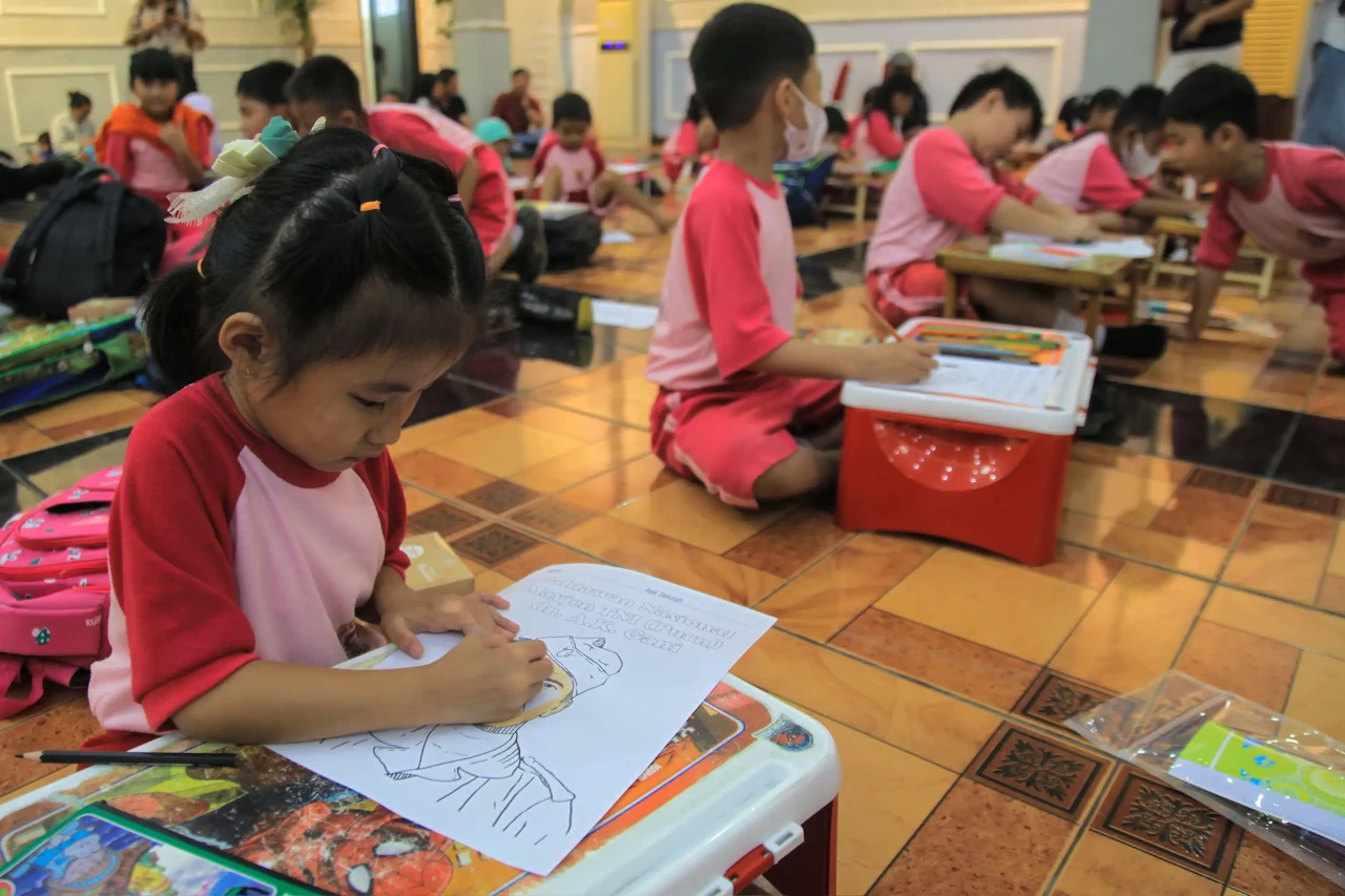 Ratusan Anak Ikuti Lomba...
