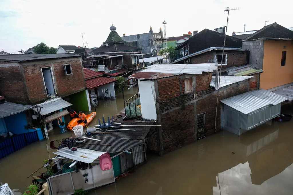 Banjir Kepung Kota Solo,...