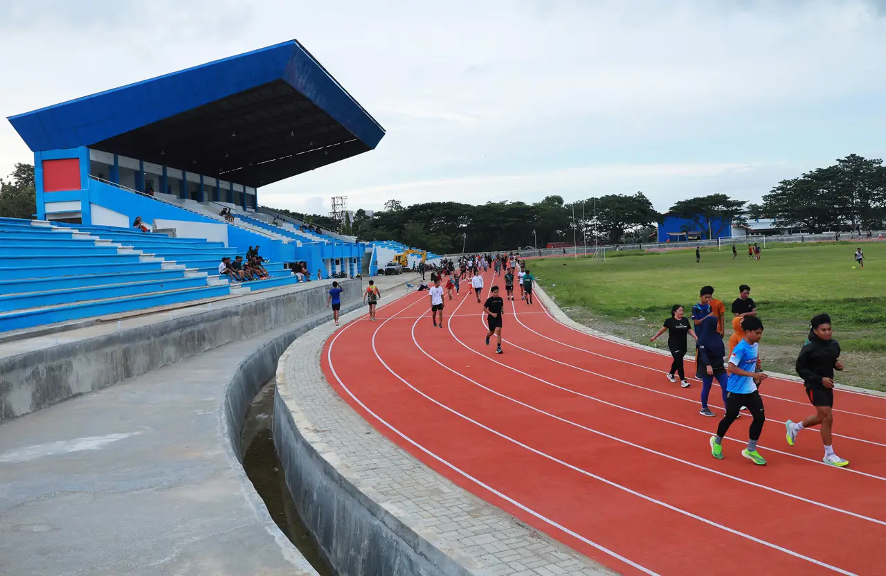 Renovasi Stadion Manakarra...